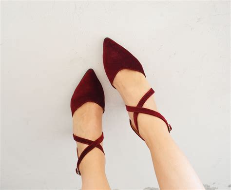 donkerrode schoenen dames